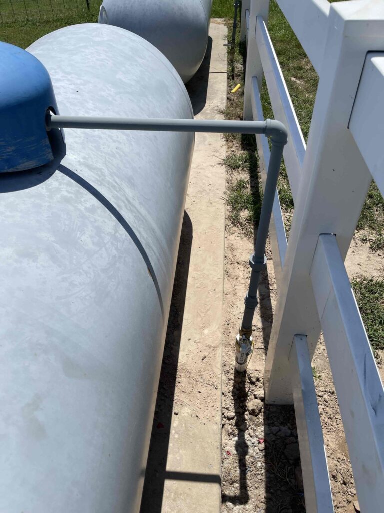 Gas lines tank